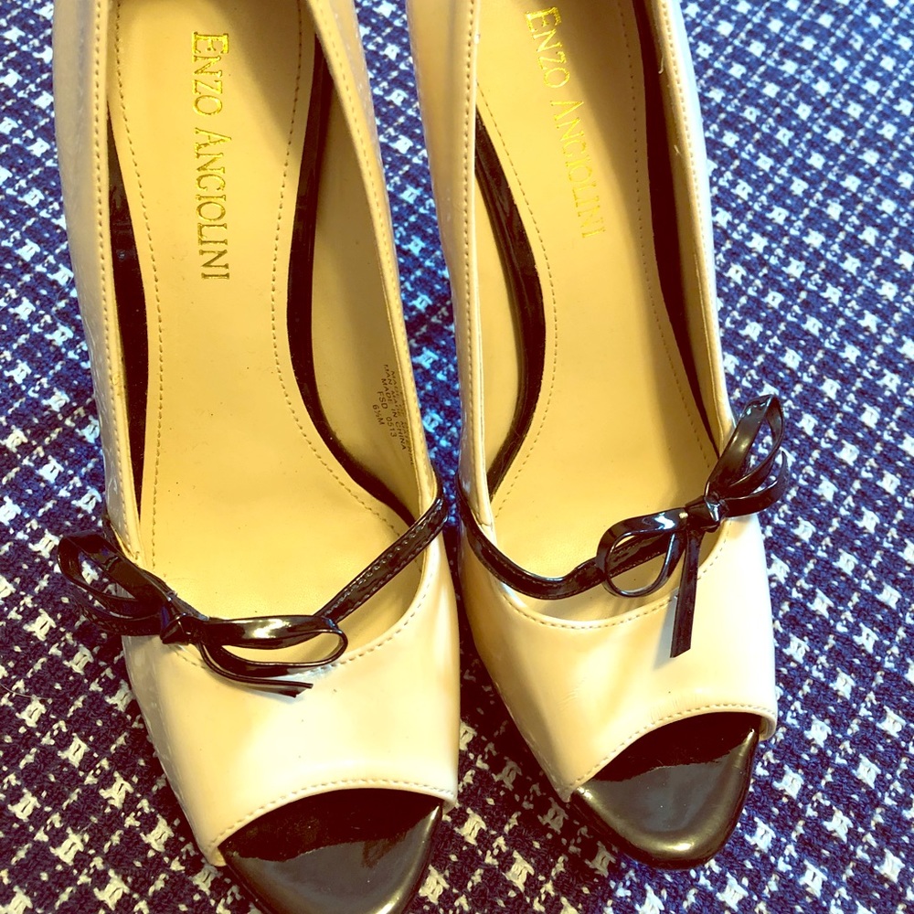 Enzo Angiolini cream peep toe heels with black bow